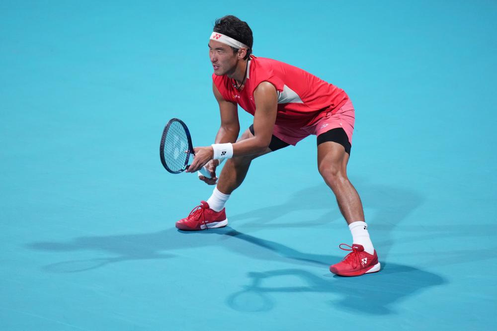 羅格斯雙子星表現不佳但最終獲勝 罰球五中十五和八次失誤得分四十五.